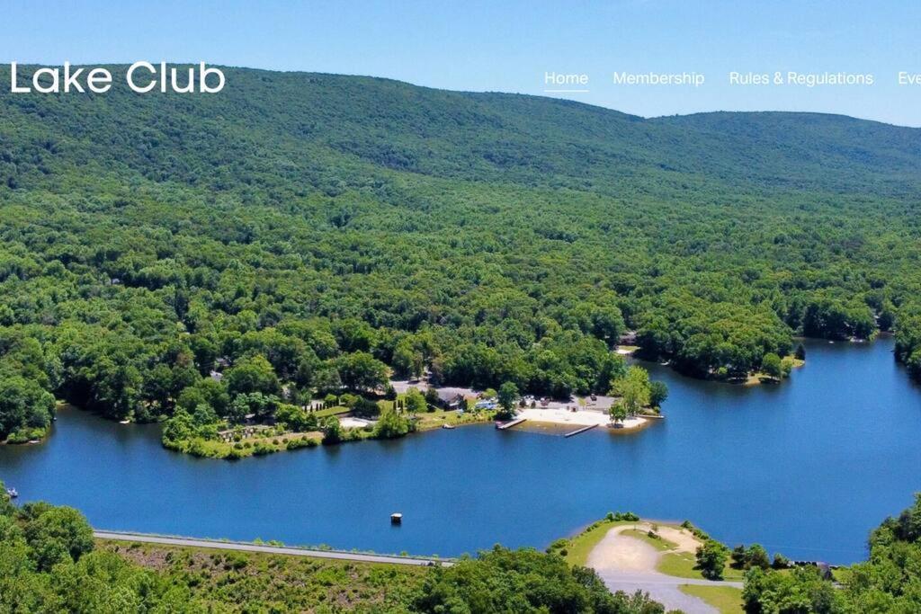 Mountain Lake Retreat - Hot Tub, Lake, Fire Pit, Wineries, Restaurant Harpers Ferry Exterior foto