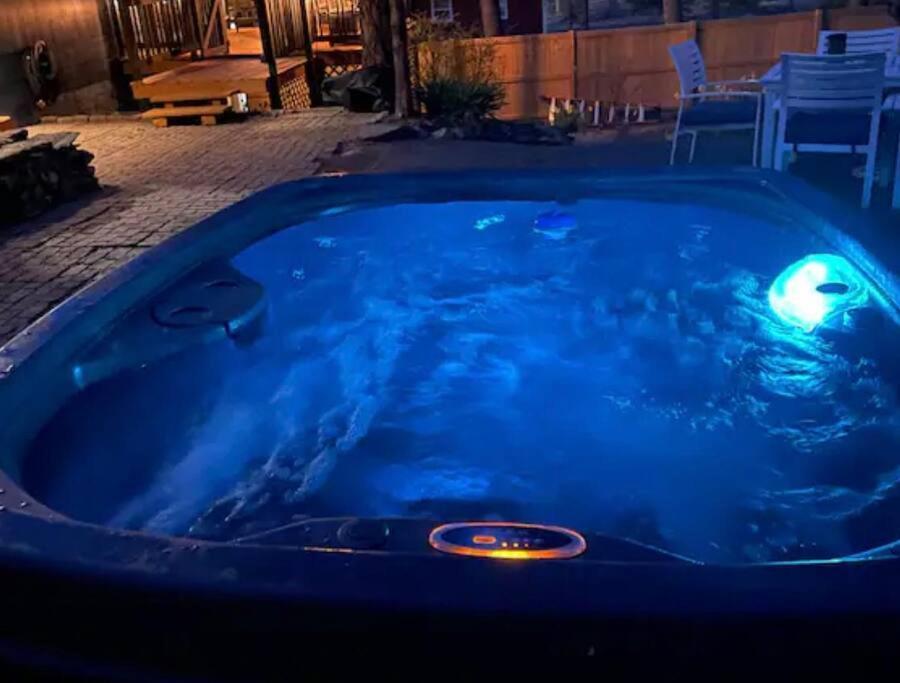 Mountain Lake Retreat - Hot Tub, Lake, Fire Pit, Wineries, Restaurant Harpers Ferry Exterior foto