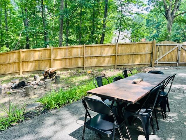 Mountain Lake Retreat - Hot Tub, Lake, Fire Pit, Wineries, Restaurant Harpers Ferry Exterior foto