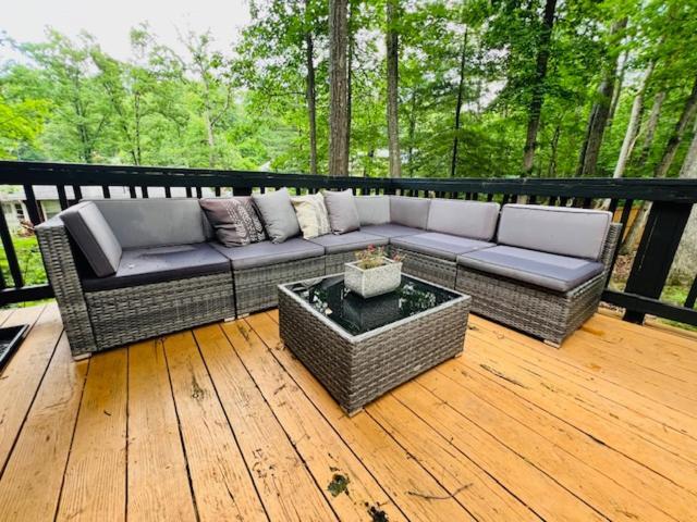 Mountain Lake Retreat - Hot Tub, Lake, Fire Pit, Wineries, Restaurant Harpers Ferry Exterior foto