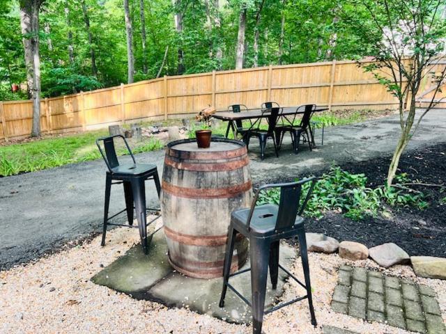 Mountain Lake Retreat - Hot Tub, Lake, Fire Pit, Wineries, Restaurant Harpers Ferry Exterior foto
